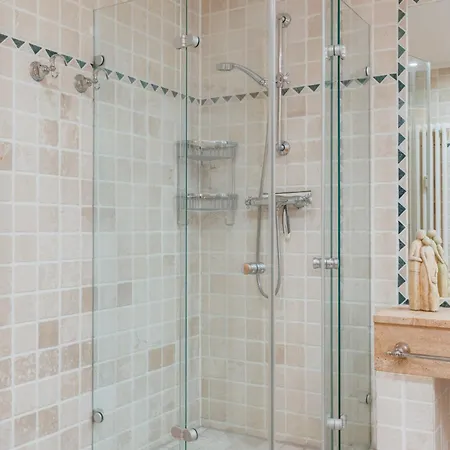 Elfeld 2, 716 * 宾茨