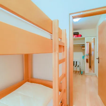 Elfeld 2, 716 公寓 *